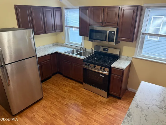 $1,750 | 822 Hampton Avenue, Schenectady, NY 12309