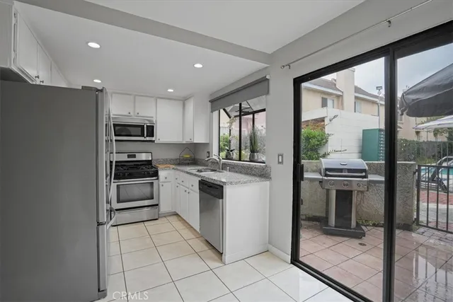 $479,999 | 15045 Nordhoff Street, Unit 116, North Hills, CA 91343