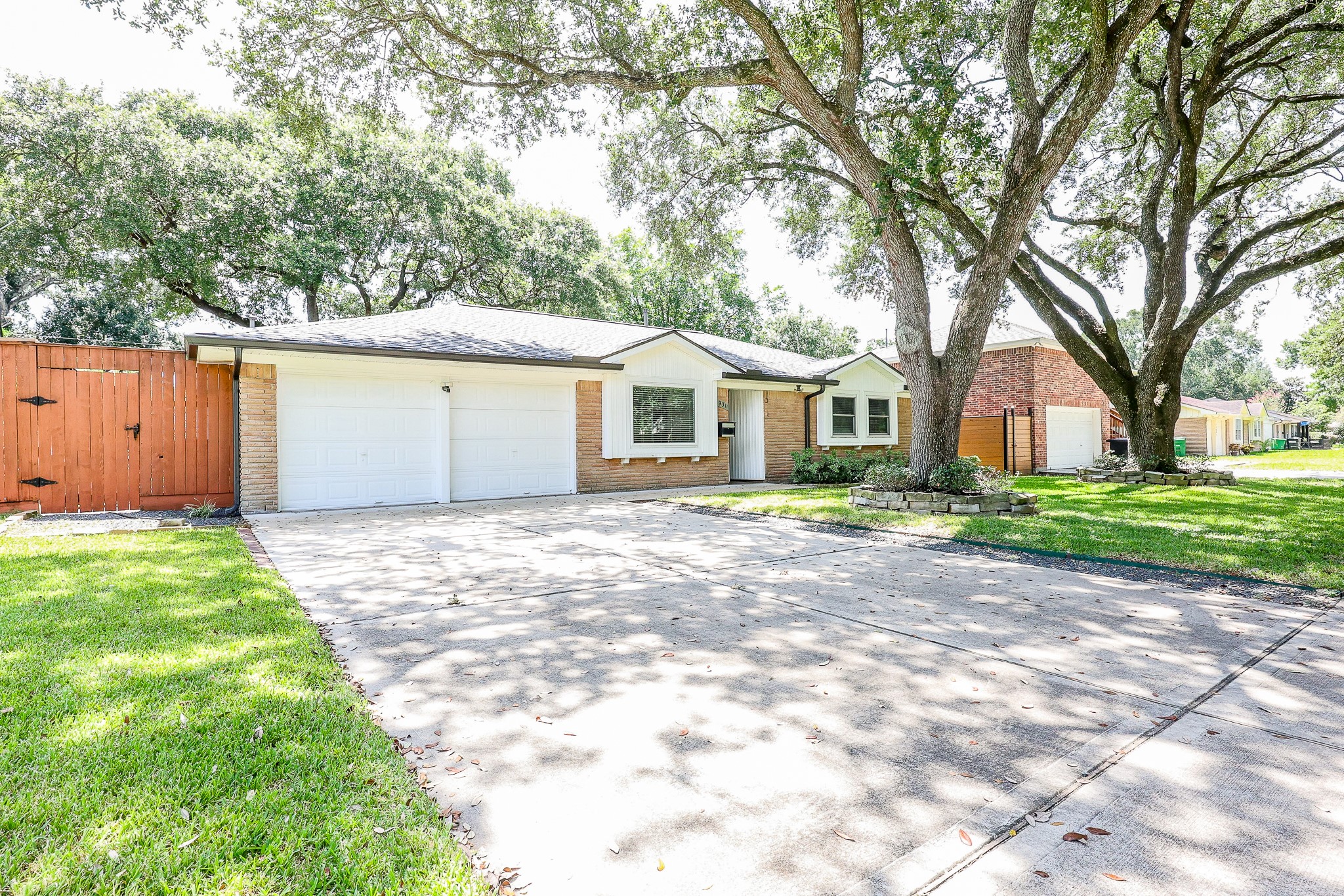 11931 Dunlap Street Houston, TX 77035 - Photo 2 of 21