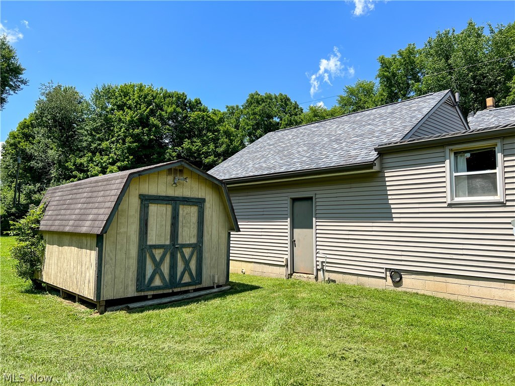 12261 Gladstone Road Warren, OH 44481 - Photo 12 of 27 Gallery Image 12