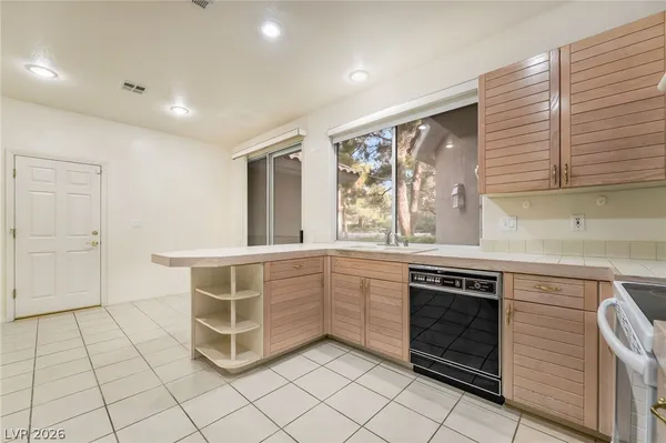 $2,800 | 4970 Mt Pleasant Lane, Las Vegas, NV 89113