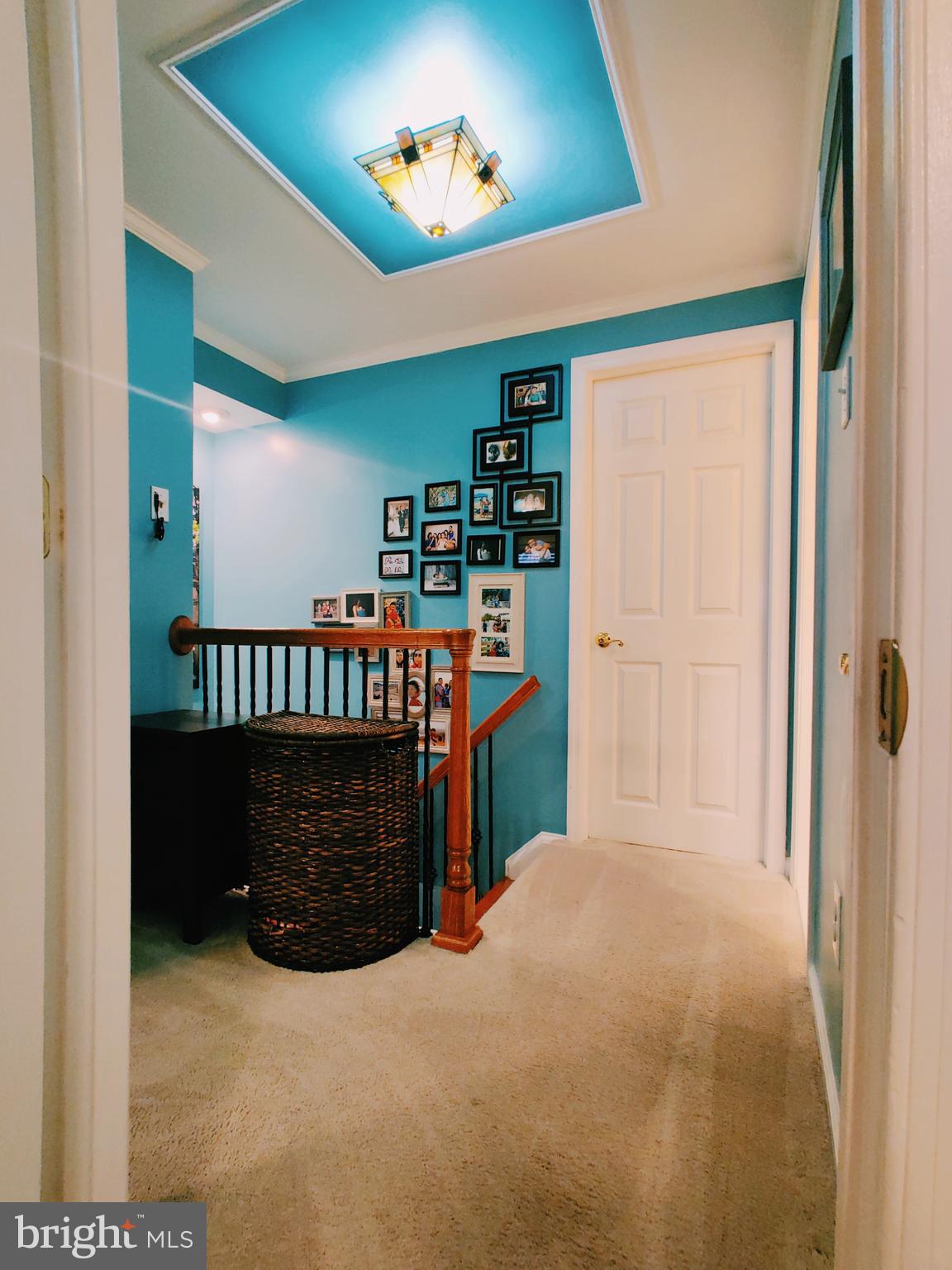 12313 Wyndom Road Philadelphia, PA 19154 - Photo 28 of 52 Hallway- upstair