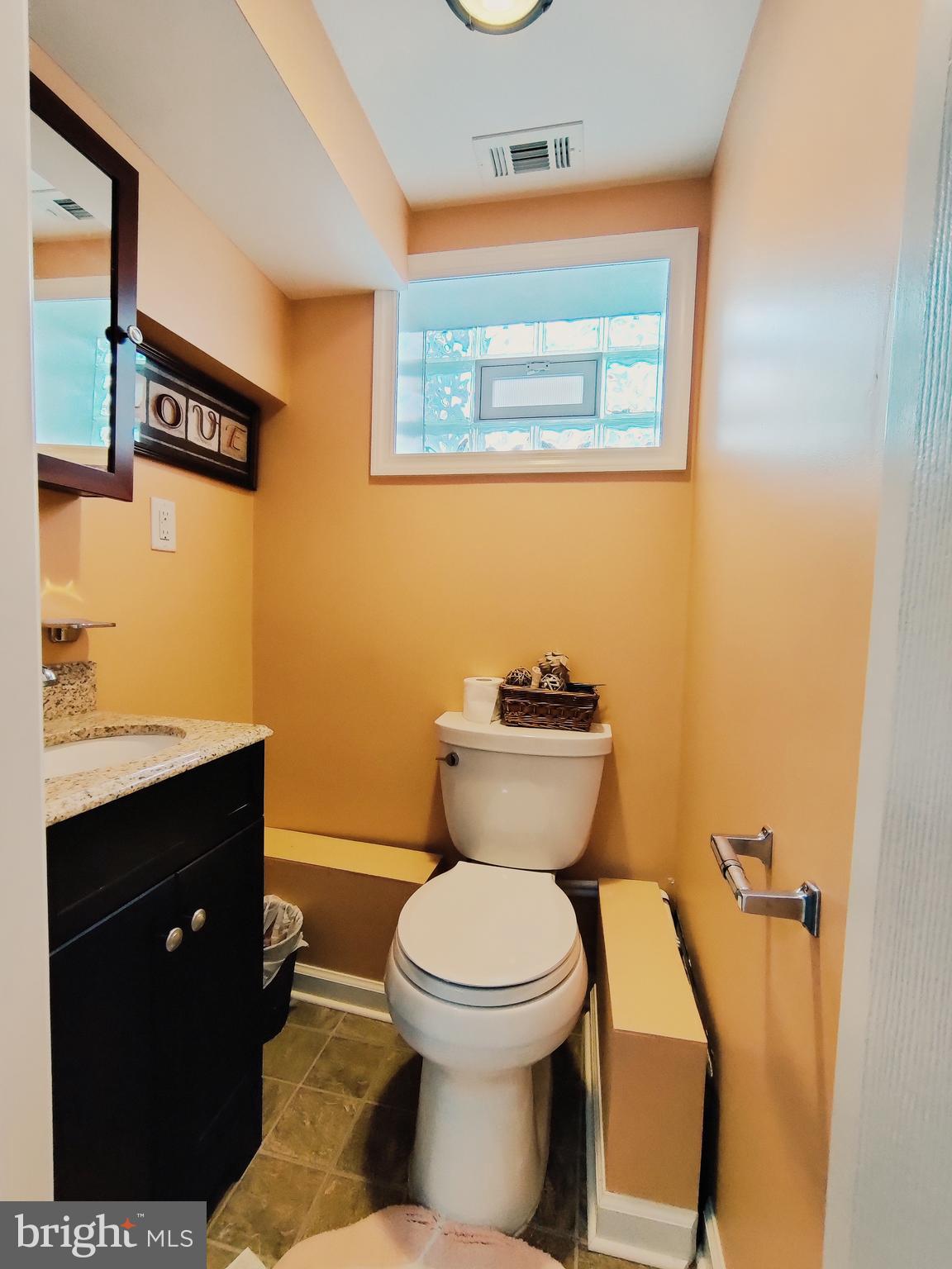 12313 Wyndom Road Philadelphia, PA 19154 - Photo 48 of 52 Bathroom-powder-01