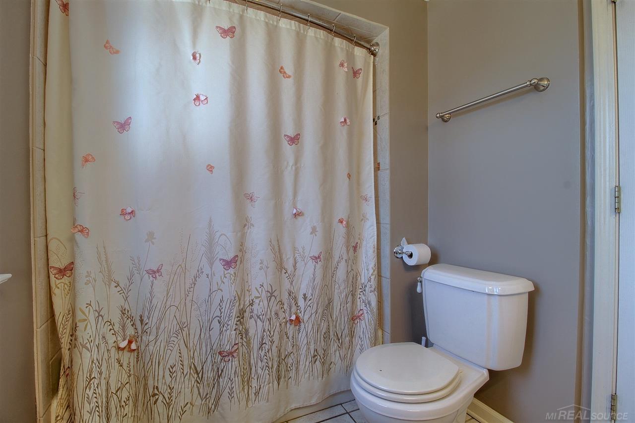 1990 Littlestone Road Grosse Pointe Woods, MI 48236 - Photo 23 of 32