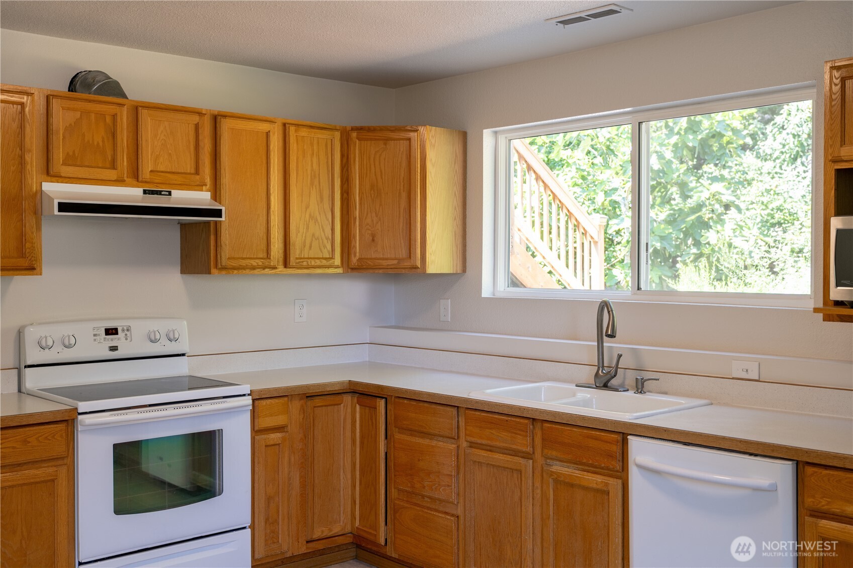1127 204th Place Southeast Bothell, WA 98012 - Photo 25 of 40