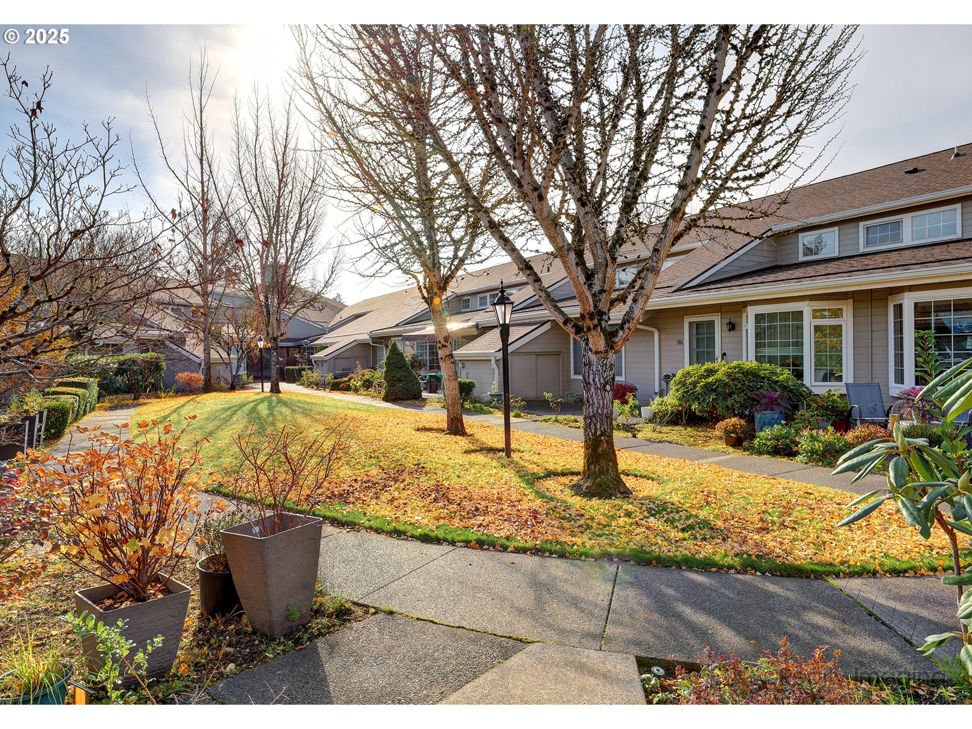 13775 Southwest Scholls Ferry Road, Unit 212 Beaverton, OR 97008 - Photo 12 of 29 Courtyard