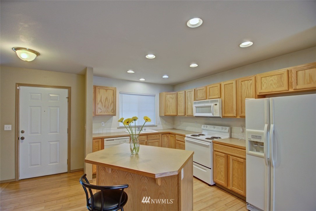 6701 Compton Boulevard Southeast Lacey, WA 98513 - Photo 7 of 25 Gallery Image 7