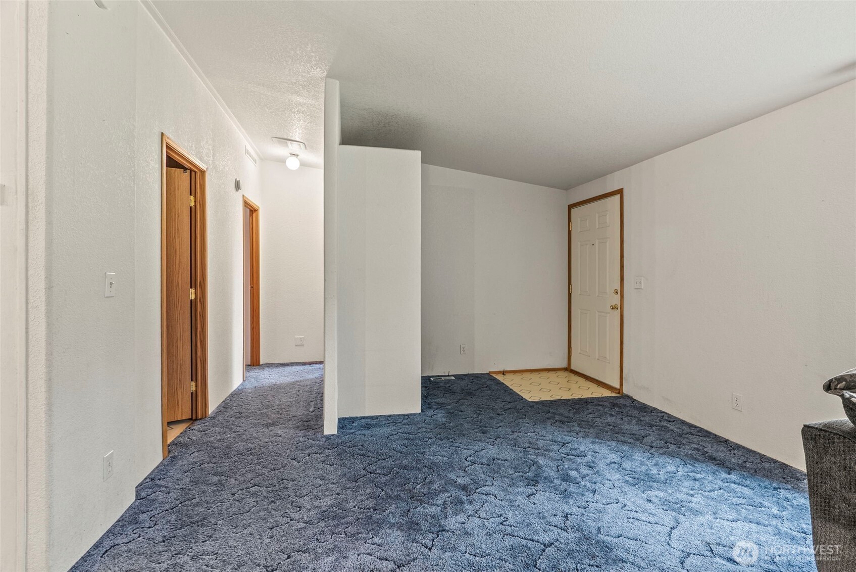 1337 South Silver Lake Road Castle Rock, WA 98611 - Photo 2 of 35 a view of an empty room