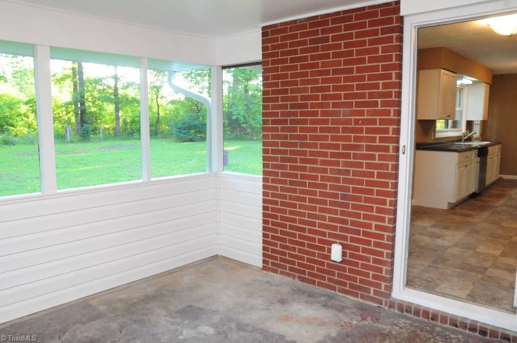 303 Edgeview Road High Point, NC 27260 - Photo 12 of 15 Gallery Image 12