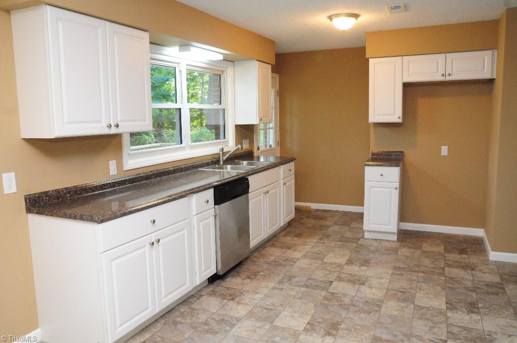 303 Edgeview Road High Point, NC 27260 - Photo 4 of 15 Gallery Image 4