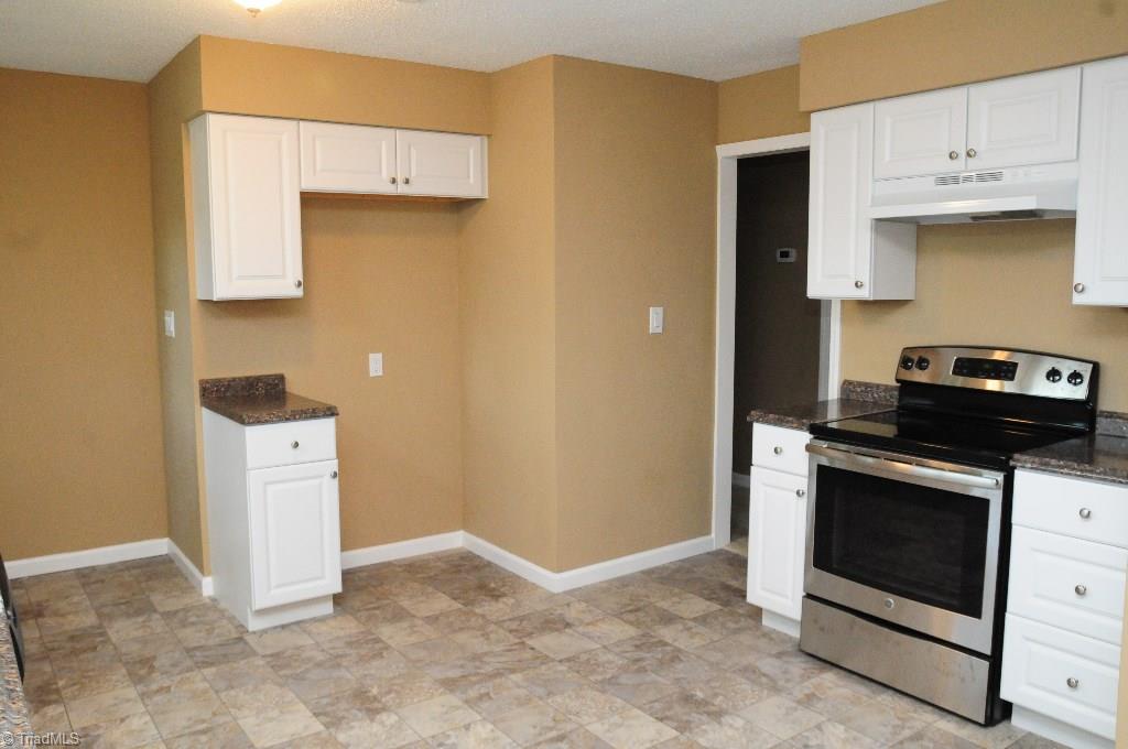 303 Edgeview Road High Point, NC 27260 - Photo 5 of 15 Gallery Image 5