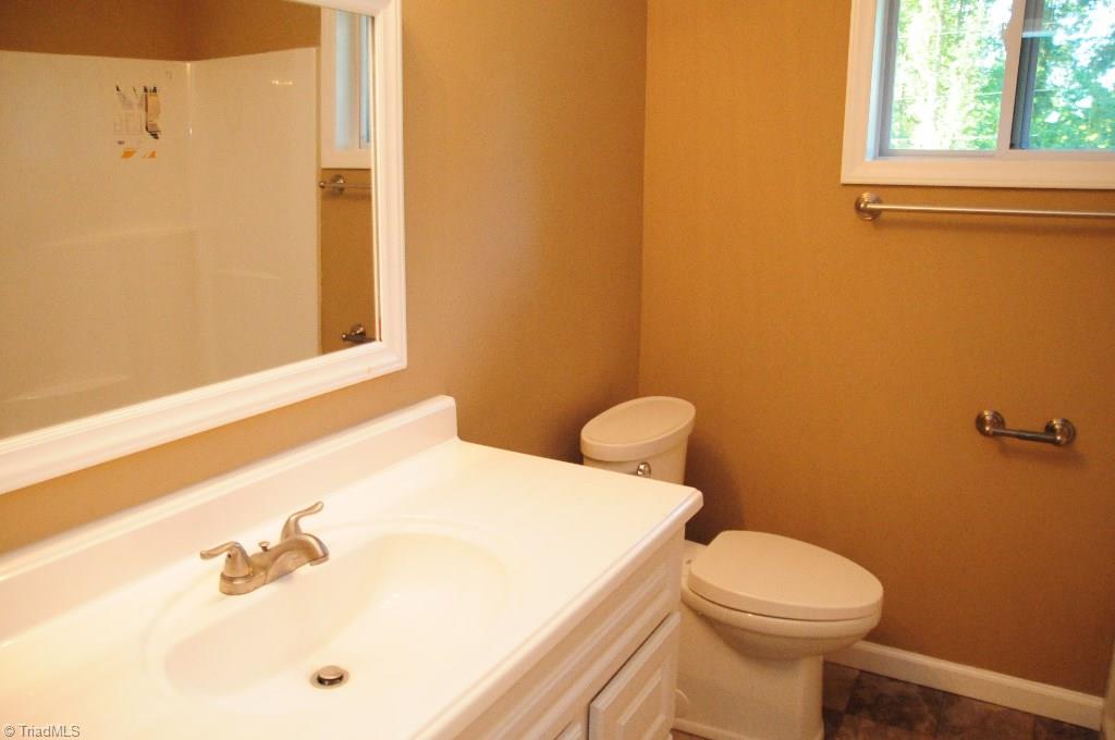 303 Edgeview Road High Point, NC 27260 - Photo 7 of 15 Gallery Image 7