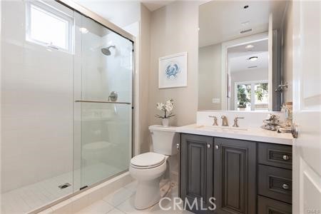 112 Gardenview Irvine, CA 92618 - Photo 23 of 33 a bathroom with a sink and a mirror