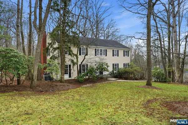 $1,675,000 | 258 Highwood Avenue, Tenafly, NJ 07670