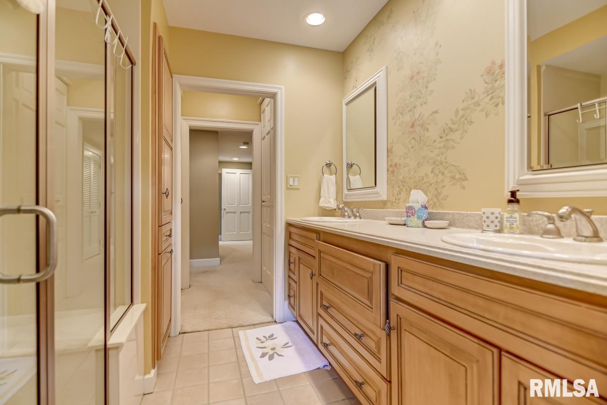 2002 South Wiggins Avenue Springfield, IL 62704 - Photo 45 of 68