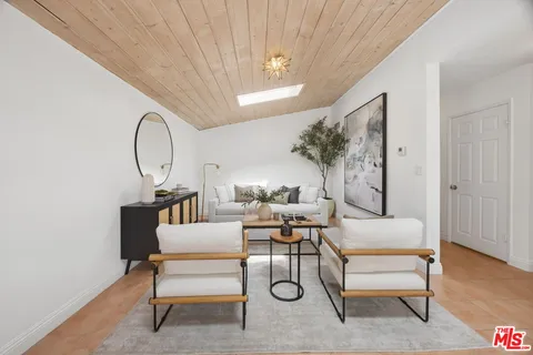 $1,125,000 | Undisclosed Address, Woodland Hills, CA 91364