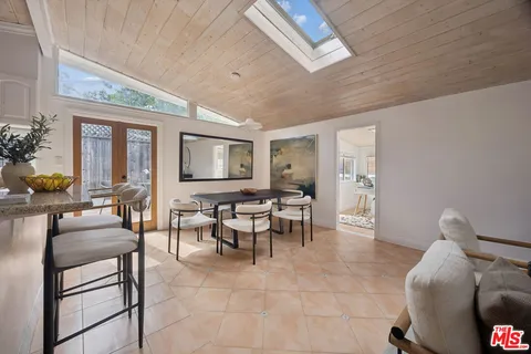 $1,125,000 | Undisclosed Address, Woodland Hills, CA 91364