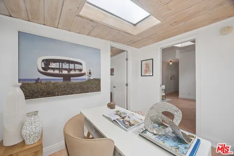 $1,125,000 | Undisclosed Address, Woodland Hills, CA 91364