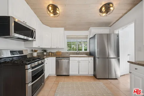 $1,125,000 | Undisclosed Address, Woodland Hills, CA 91364