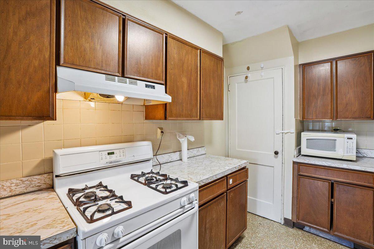 12015 Claridge Road Silver Spring, MD 20902 - Photo 16 of 33 Gallery Image 16