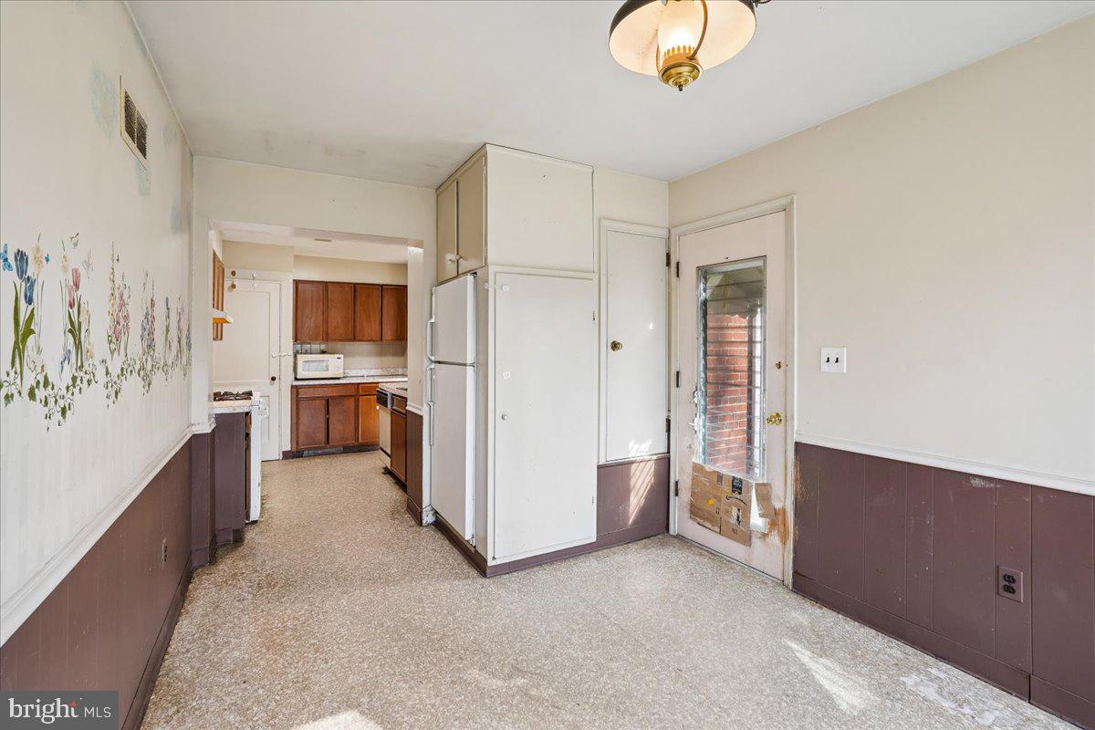 12015 Claridge Road Silver Spring, MD 20902 - Photo 19 of 33 Family room different angle