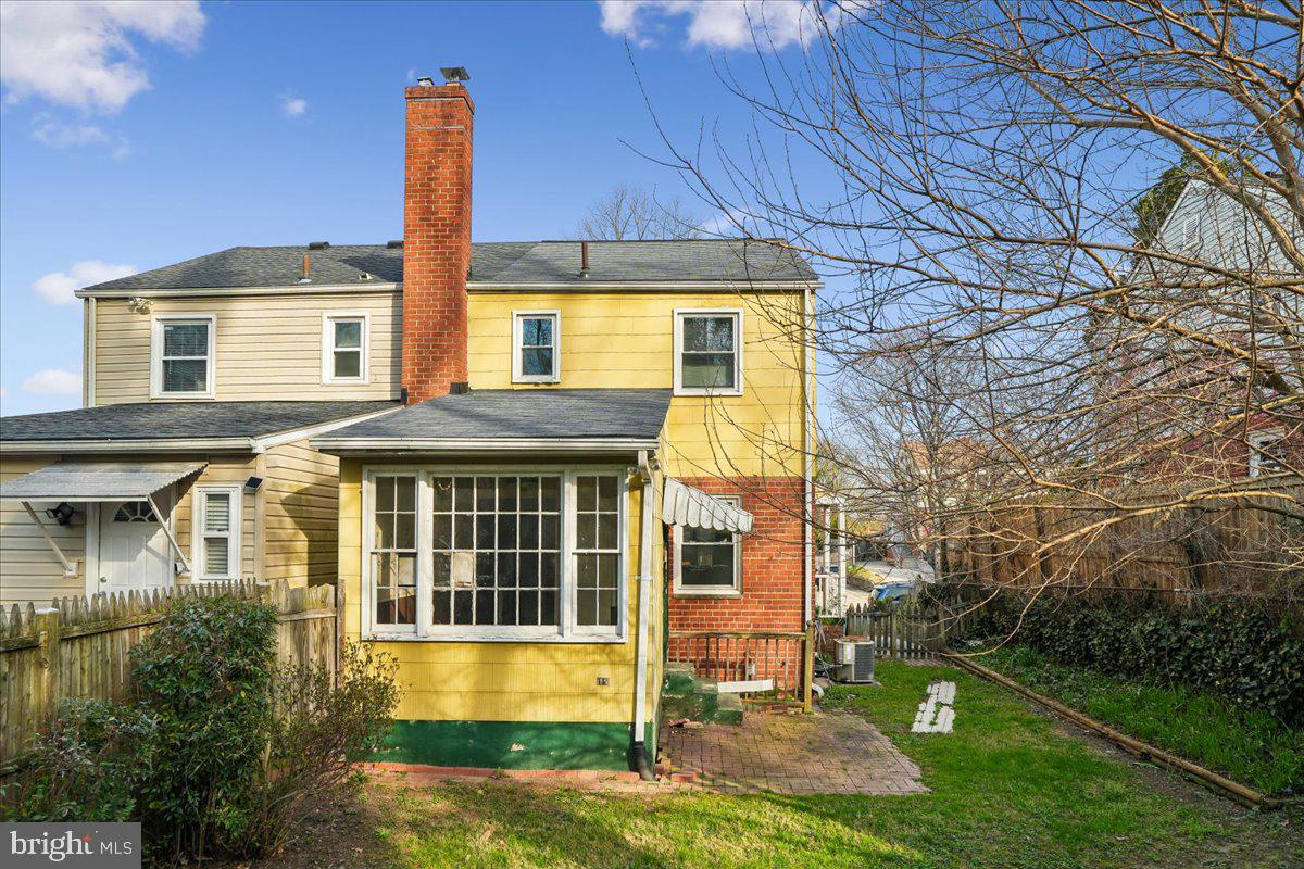 12015 Claridge Road Silver Spring, MD 20902 - Photo 5 of 33 Gallery Image 5