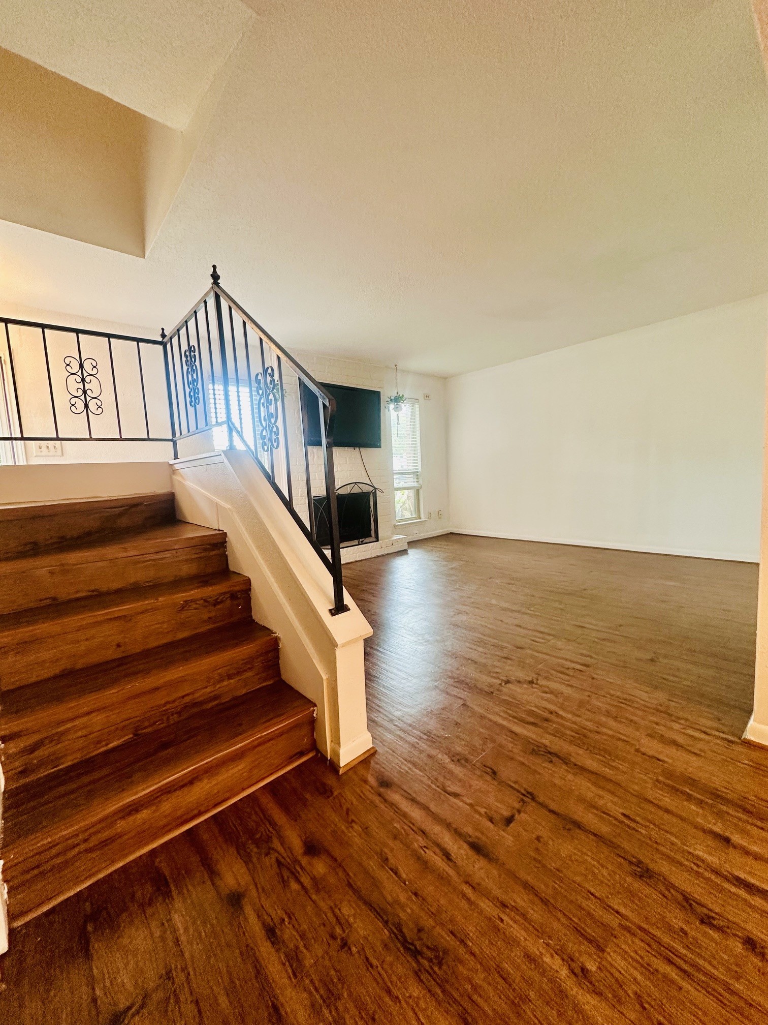 1413 Bonanza Road, Unit 413 Houston, TX 77062 - Photo 7 of 31 Gallery Image 7
