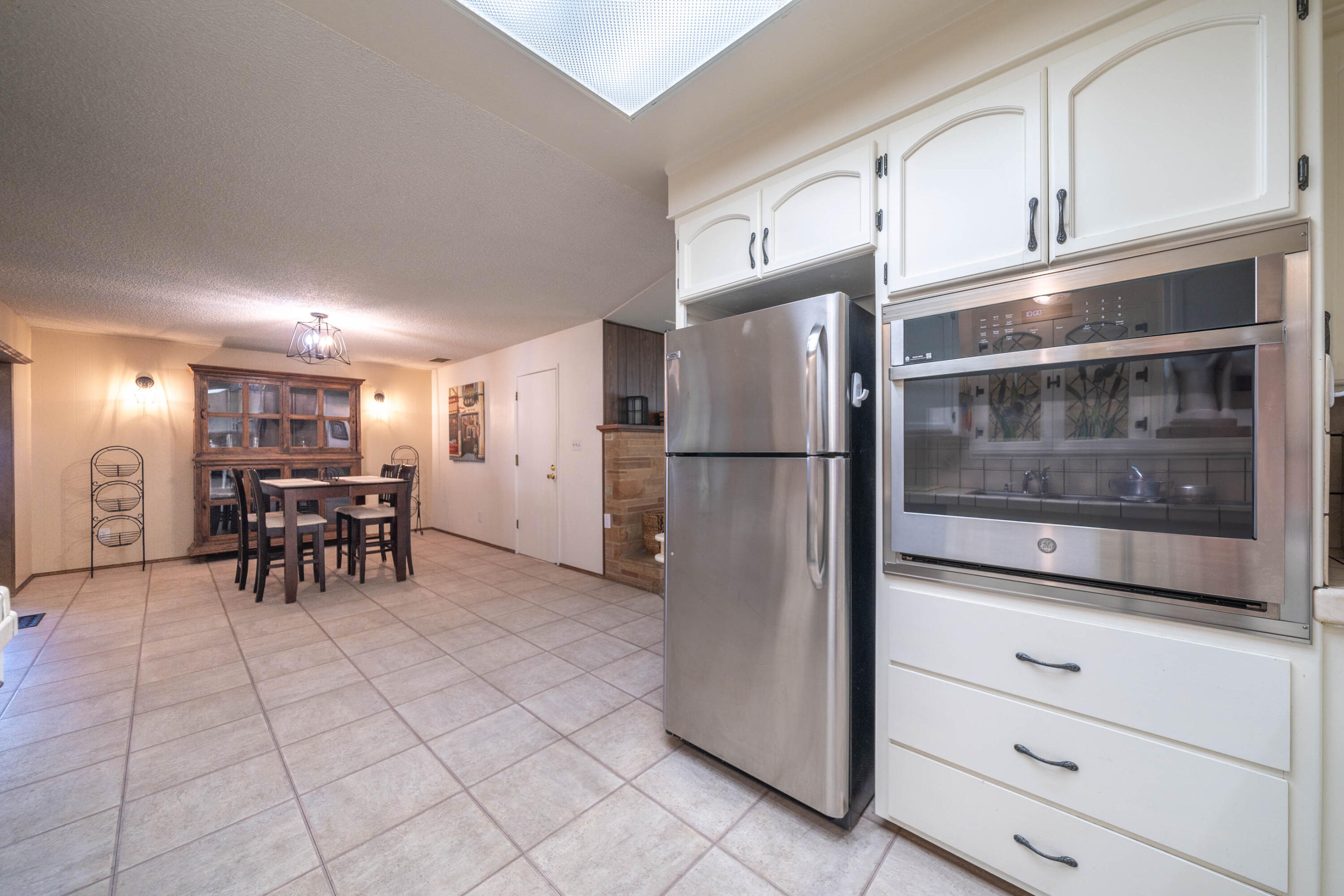 569 Rafael Street Redding, CA 96002 - Photo 12 of 49 Stainless Steel Appliances