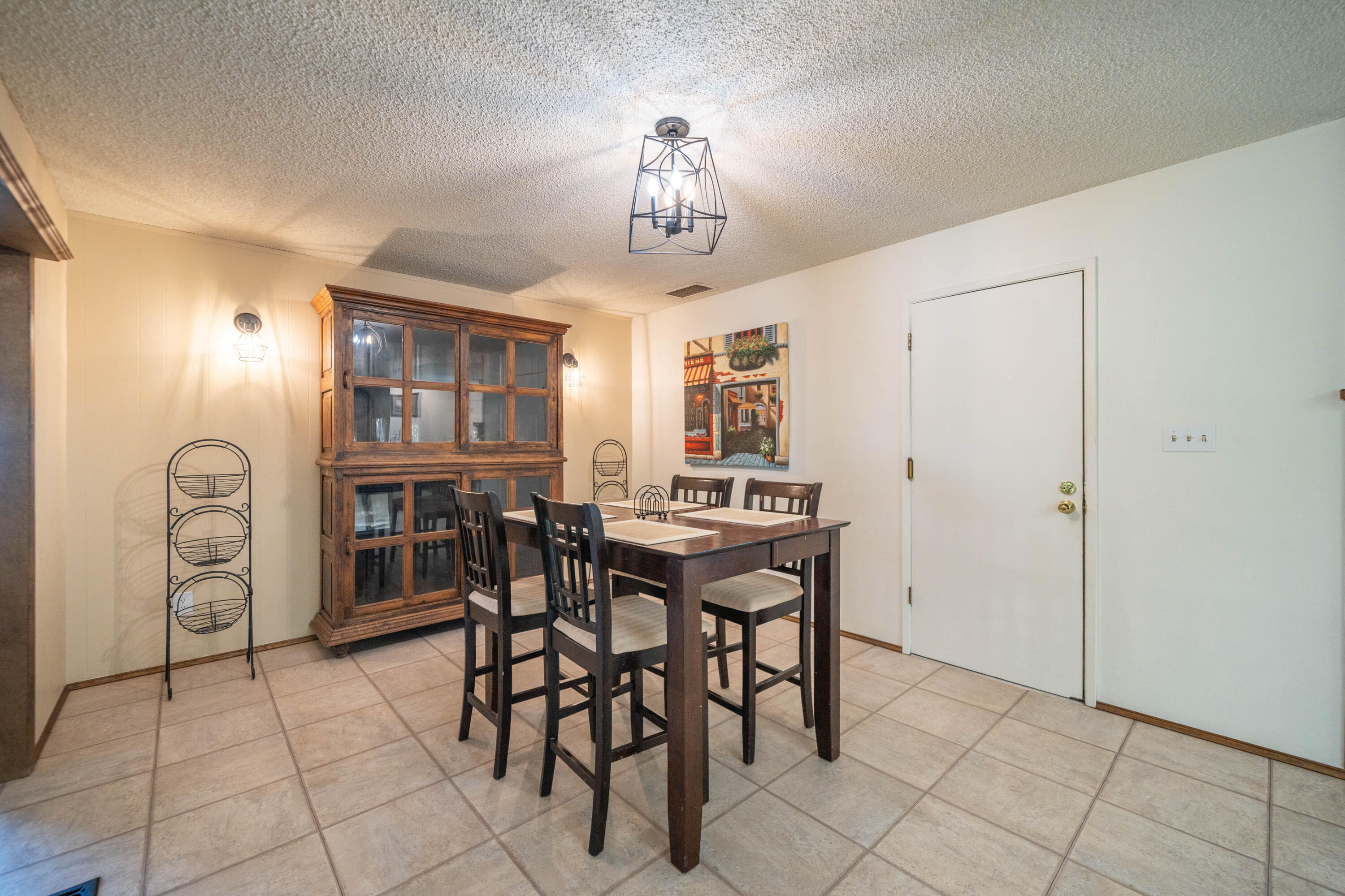569 Rafael Street Redding, CA 96002 - Photo 14 of 49 Dining Room