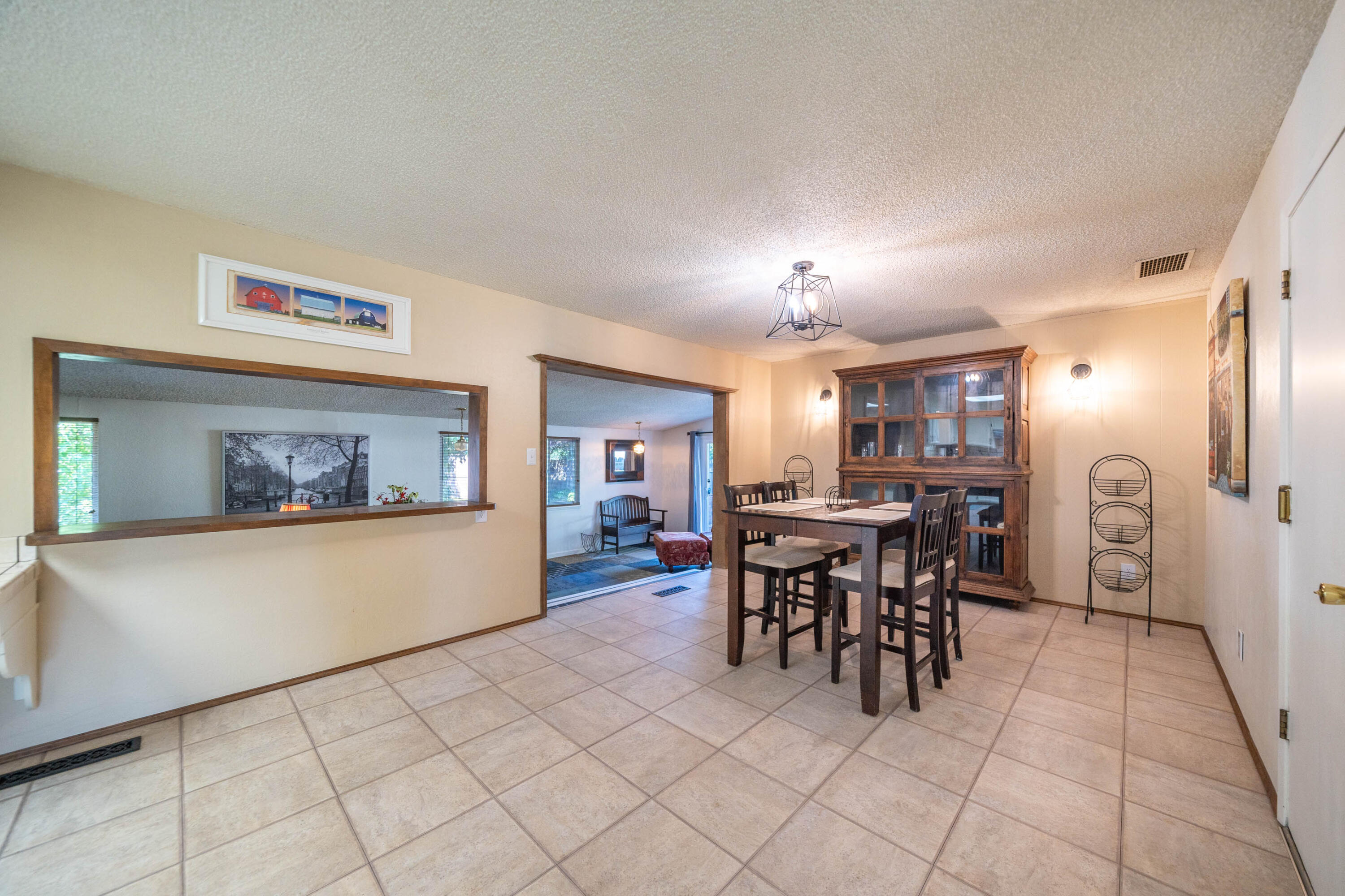 569 Rafael Street Redding, CA 96002 - Photo 15 of 49 Dining Room