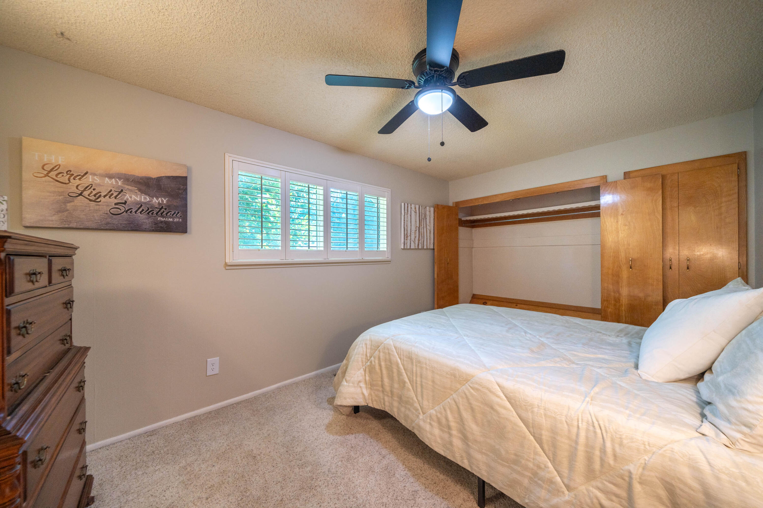 569 Rafael Street Redding, CA 96002 - Photo 27 of 49 569 Rafael St-41