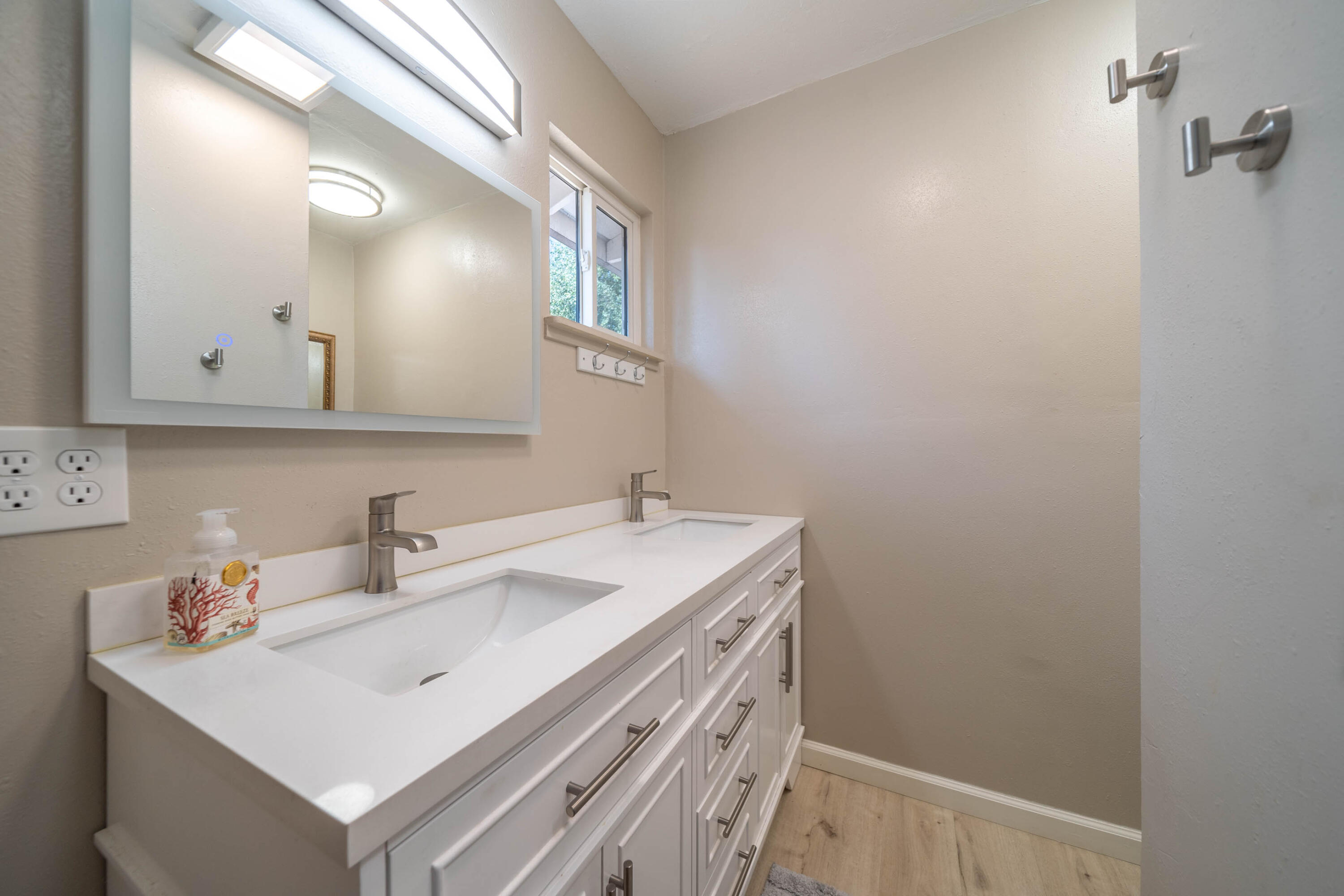 569 Rafael Street Redding, CA 96002 - Photo 30 of 49 569 Rafael St-33