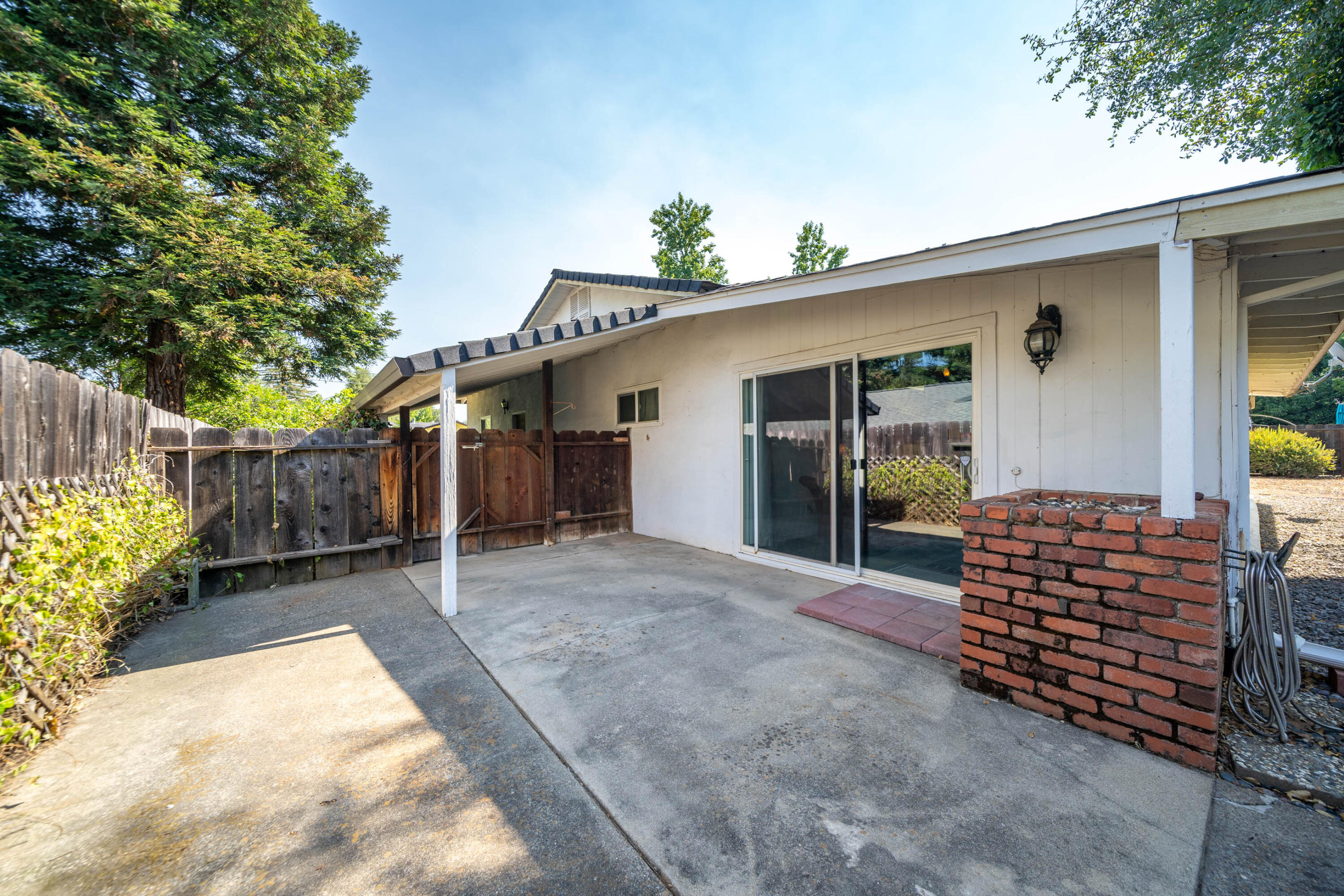 569 Rafael Street Redding, CA 96002 - Photo 32 of 49 569 Rafael St-47