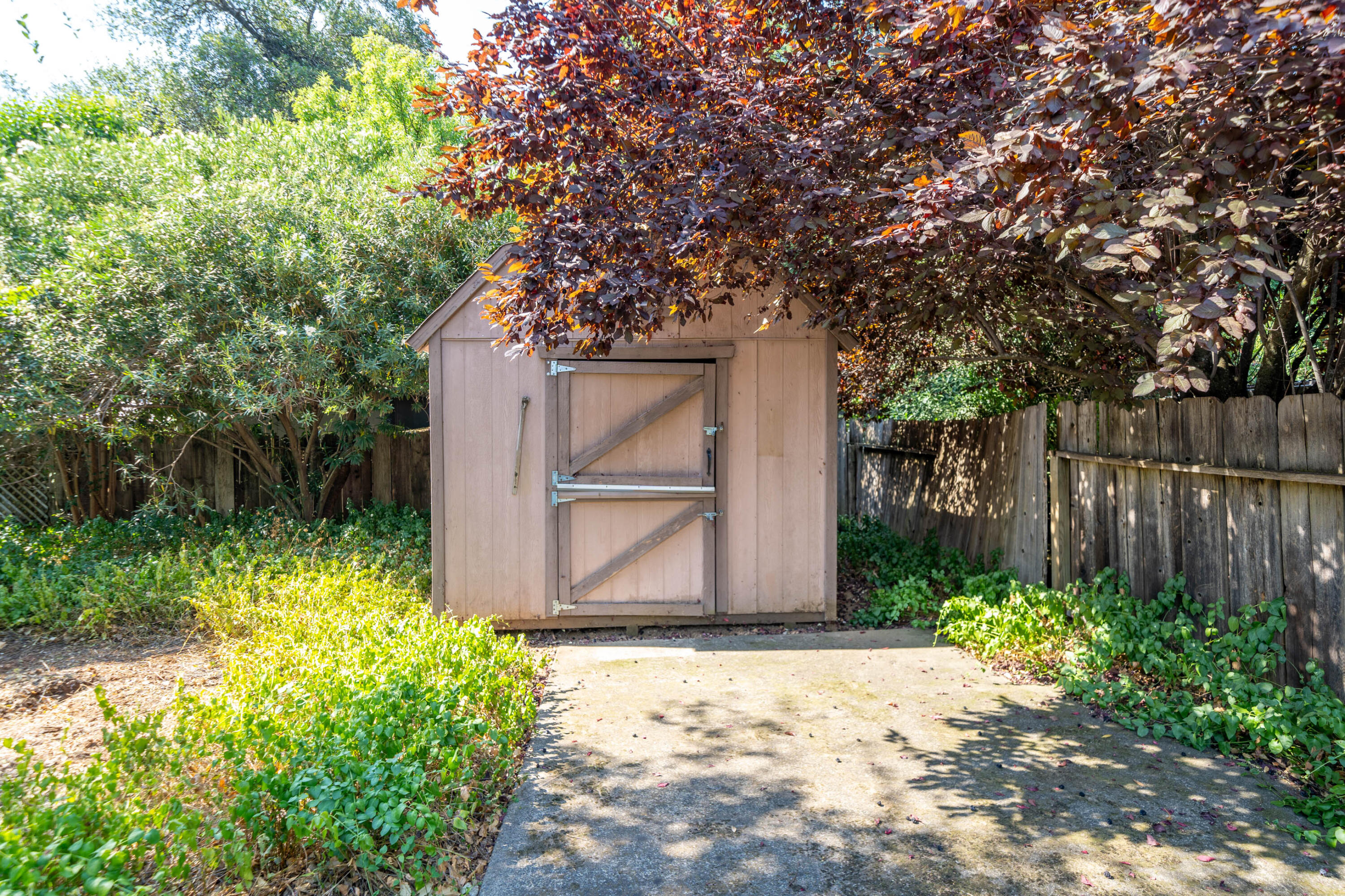 569 Rafael Street Redding, CA 96002 - Photo 38 of 49 569 Rafael St-51