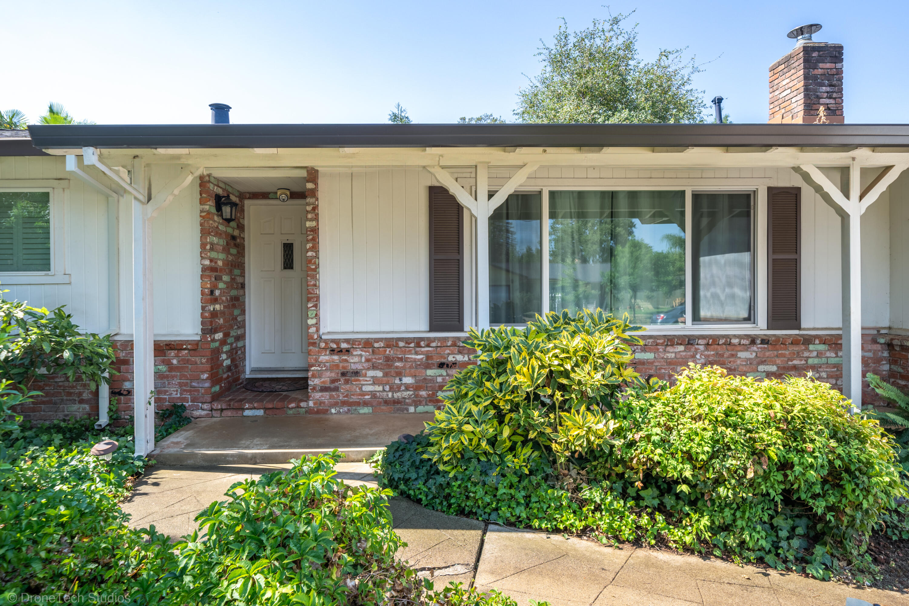 569 Rafael Street Redding, CA 96002 - Photo 4 of 49 569 Rafael St Edited-3