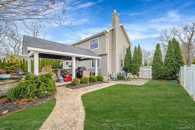 a picture of a bench in the front