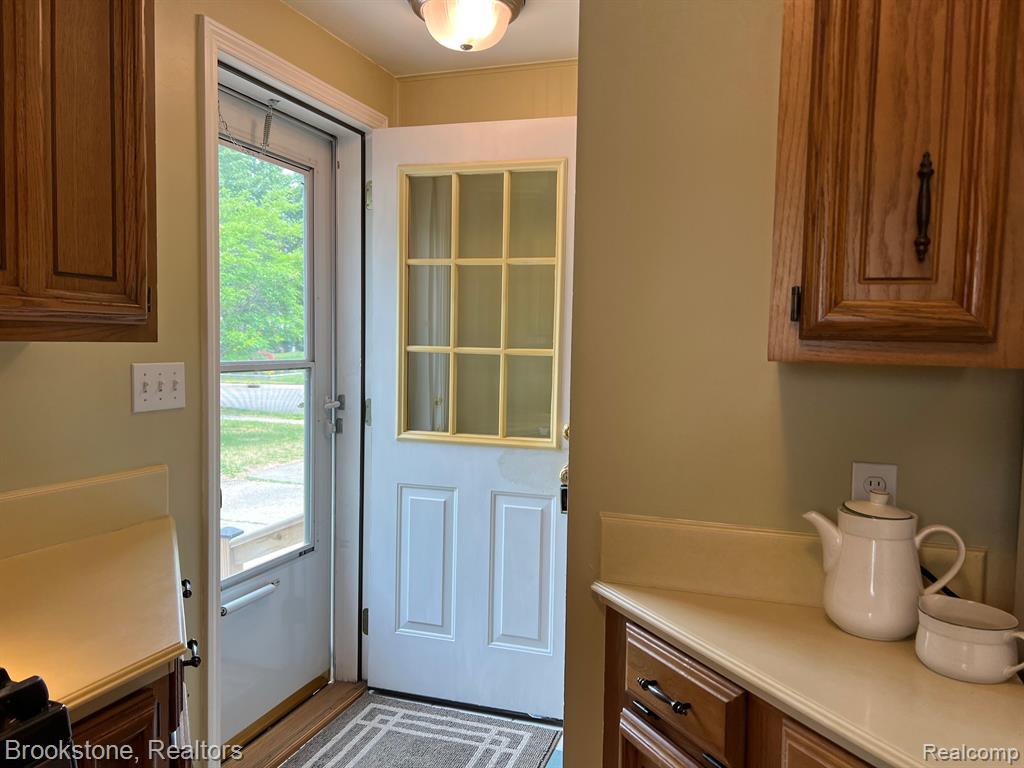 1313 Oak Street Rochester, MI 48307 - Photo 29 of 52