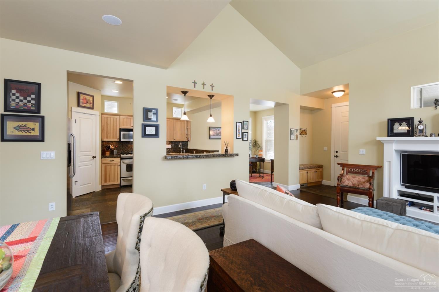 61430 Davis Lake Loop Bend, OR 97702 - Photo 11 of 25 Additional Photo