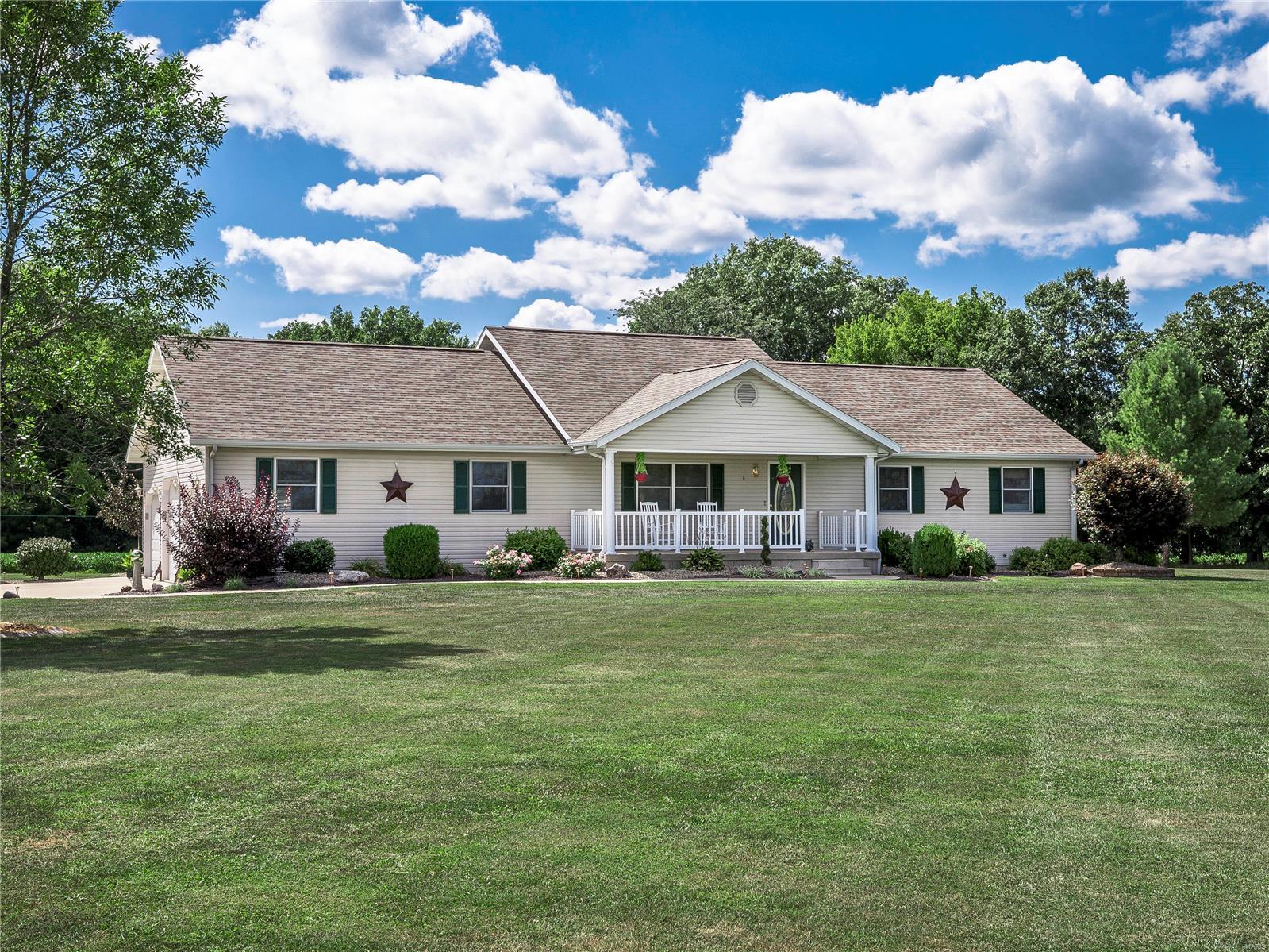 1361 Ayers Road Greenville, IL 62246 - Photo 2 of 45 Gallery Image 2