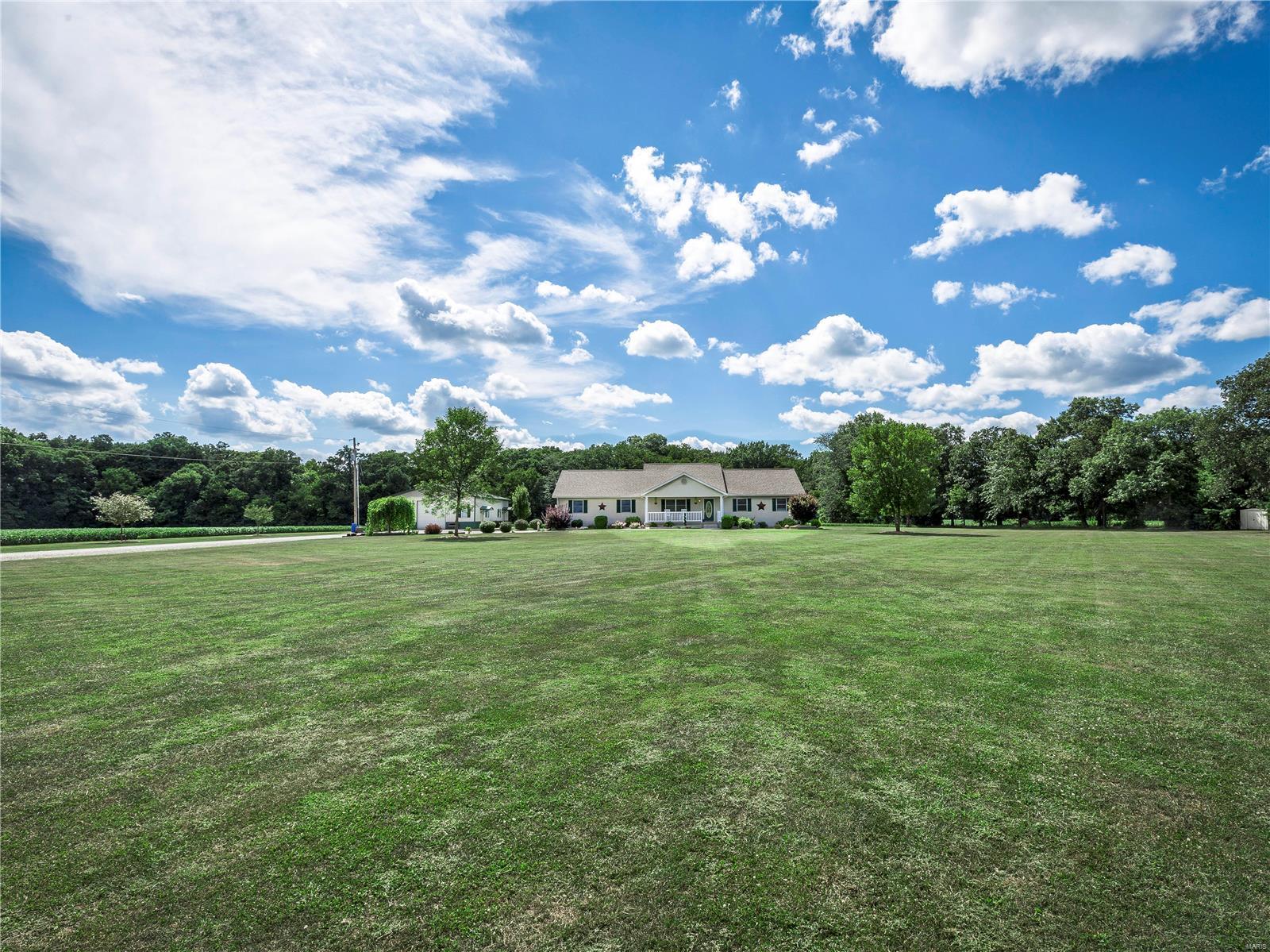 1361 Ayers Road Greenville, IL 62246 - Photo 3 of 45 Gallery Image 3