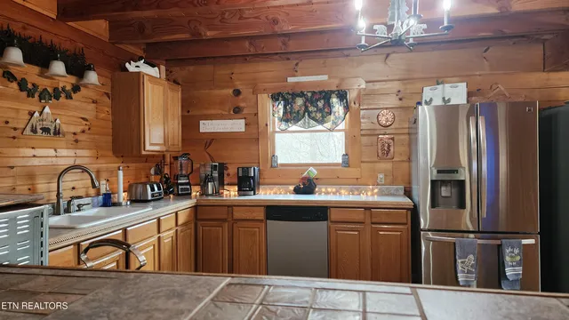 $589,000 | 5615 Eastport Road, Alpine, TN 38543