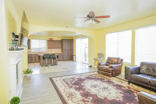 $569,000 | 1976 North Belvedere Avenue, Fresno, CA 93722
