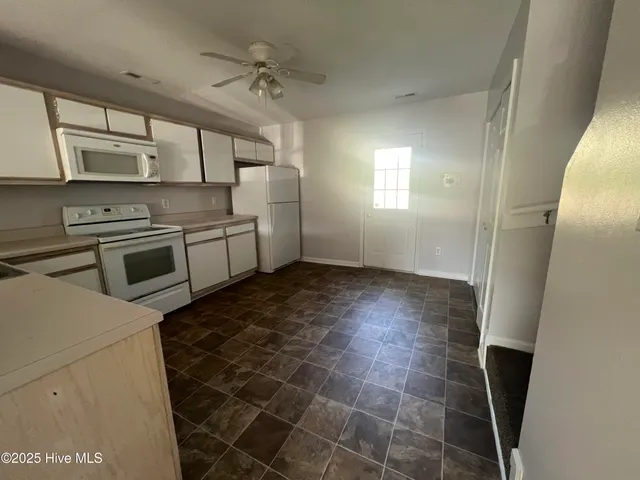 $1,150 | 411 Timberlake Trail, Jacksonville, NC 28546