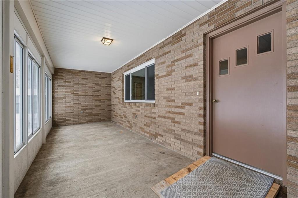 353 Thompson Hill Road Aliquippa, PA 15001 - Photo 3 of 37