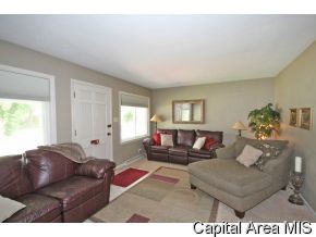 16 Wenzel Lane Springfield, IL 62702 - Photo 3 of 13