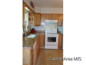 16 Wenzel Lane Springfield, IL 62702 - Photo 5 of 13