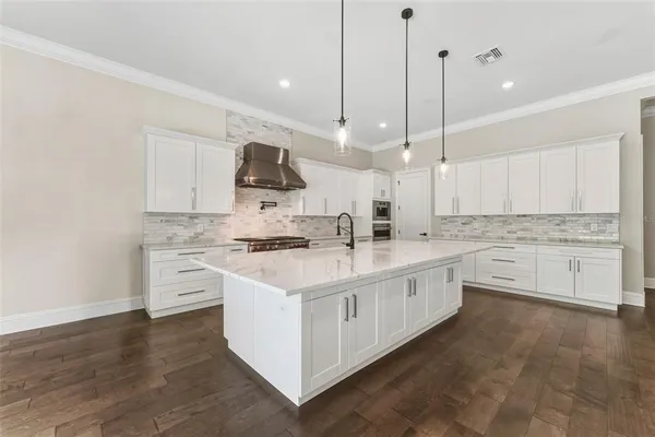 $25,000 | 481 West Davis Boulevard, Tampa, FL 33606