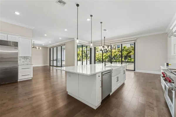 $25,000 | 481 West Davis Boulevard, Tampa, FL 33606