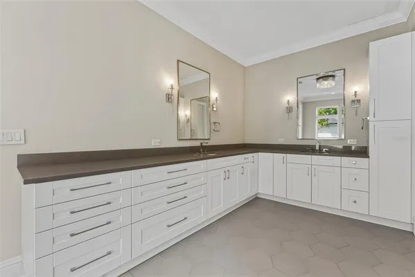 $25,000 | 481 West Davis Boulevard, Tampa, FL 33606