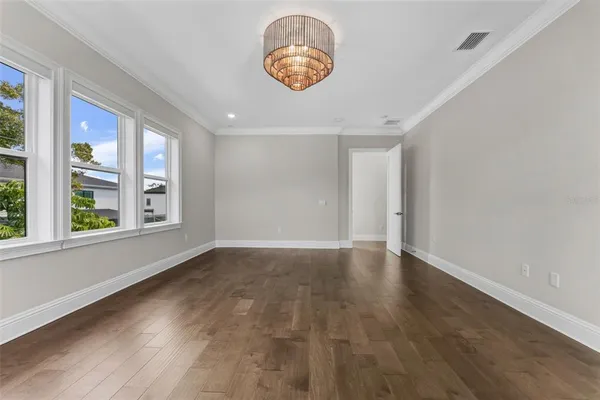 $25,000 | 481 West Davis Boulevard, Tampa, FL 33606